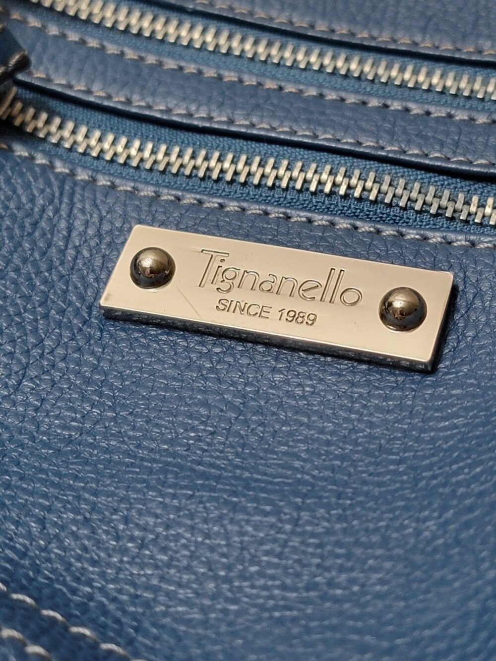 Tignanello Blue Pebbled Genuine Leather Crossbody Bag Multi-Zip Silver Hardware - Picture 2 of 8